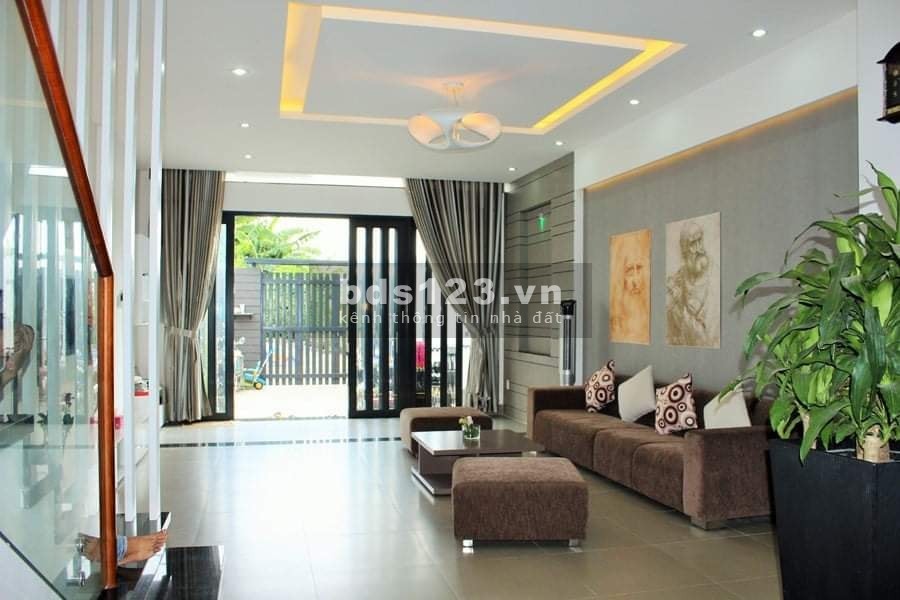 Bán nhà mặt tiền Trần Cao Vân dt 77.5m2, Quận Phú Nhuận, 4 tầng đúc bê tông, giá chỉ 12.3 tỉ
