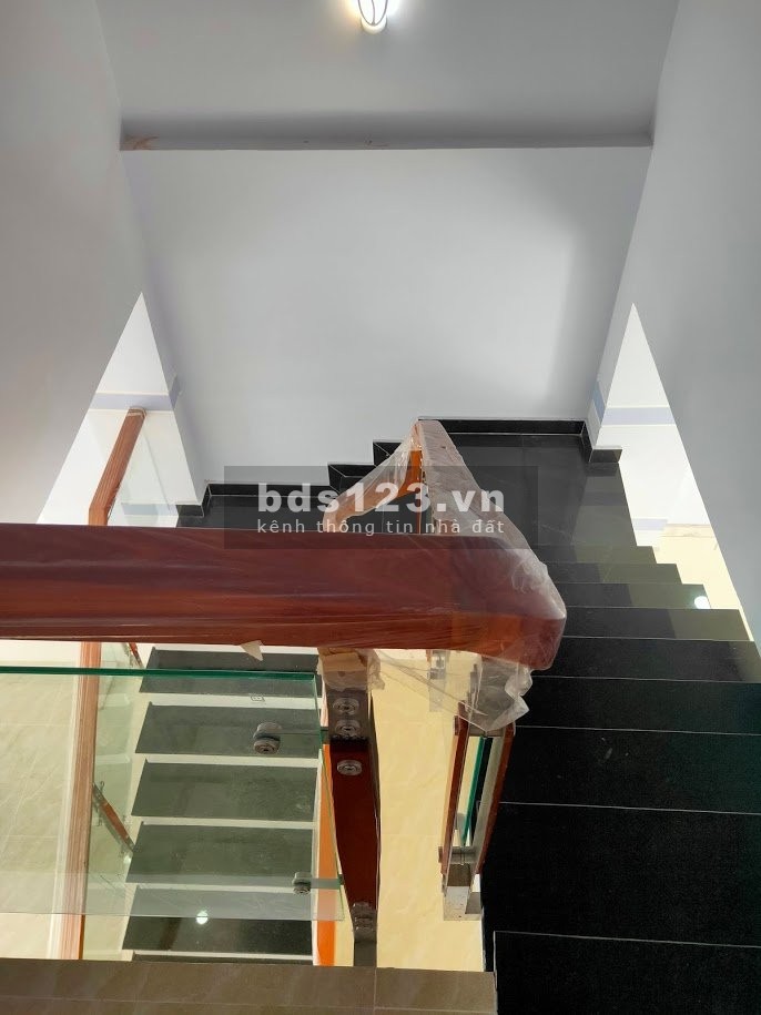 Nhà phố KĐT mới mở, MT Lê Văn Lương, 1 trệt 2 lầu 90m2