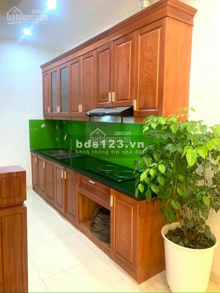 Bán Nhà 32m Ngọc Lâm Thiết kế tân cổ điển 2 tỷ 980 ngõ xe máy tránh ,vị trí đẹp