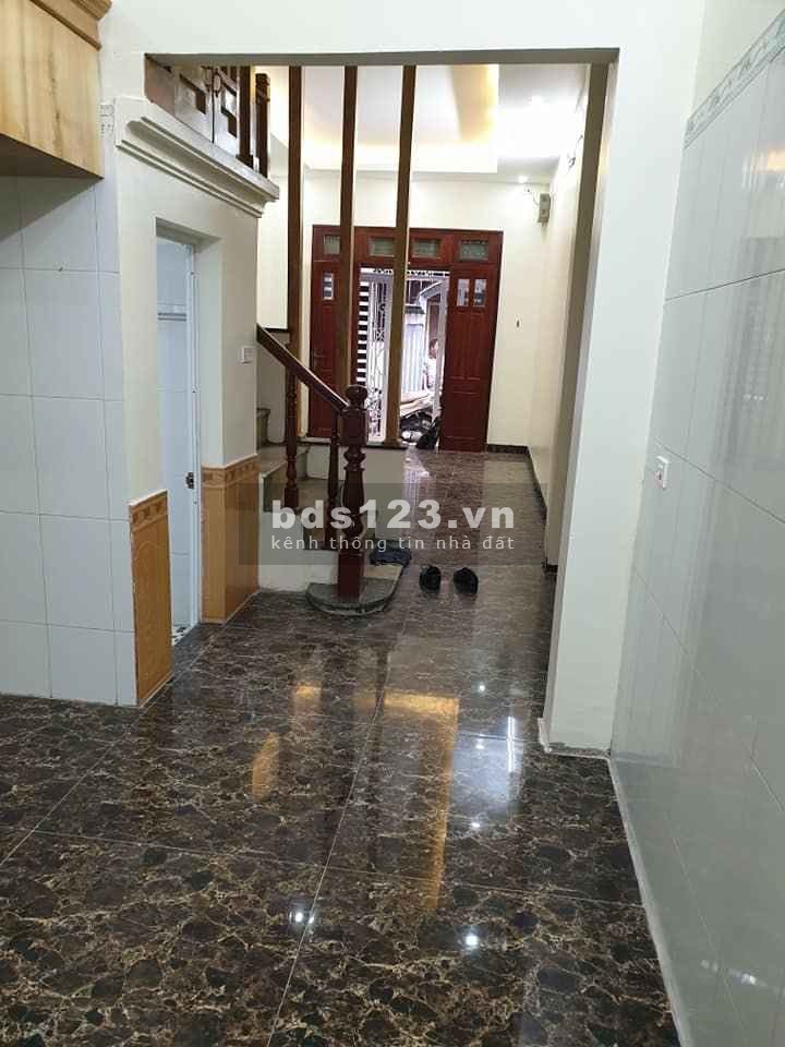 Bán nhà chân cầu vượt ngã tư Sở, ngõ thông rộng, kinh doanh nhỏ, nhà đẹp, hai thoáng, vô vàn tiện ích