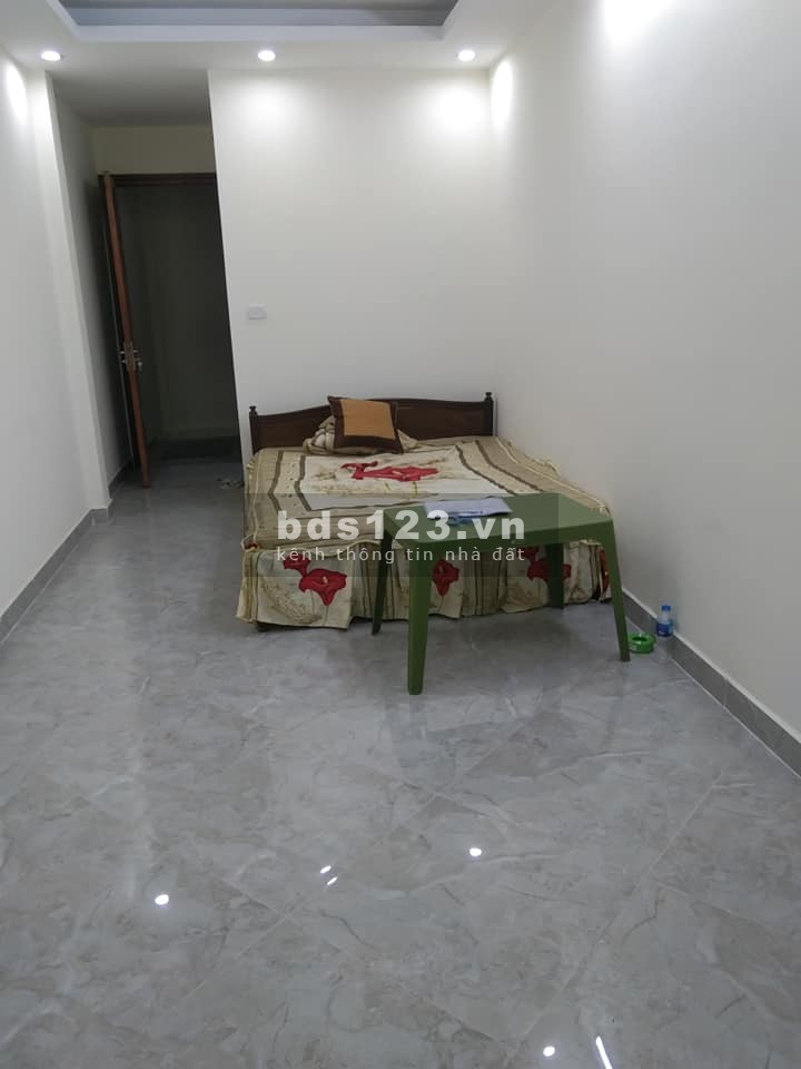 Bán nhà Lĩnh Nam, 3 tỷ Ô TÔ đỗ cửa, Kinh doanh, 10 phút lên Hồ Gươm, Sổ Đỏ đẹp