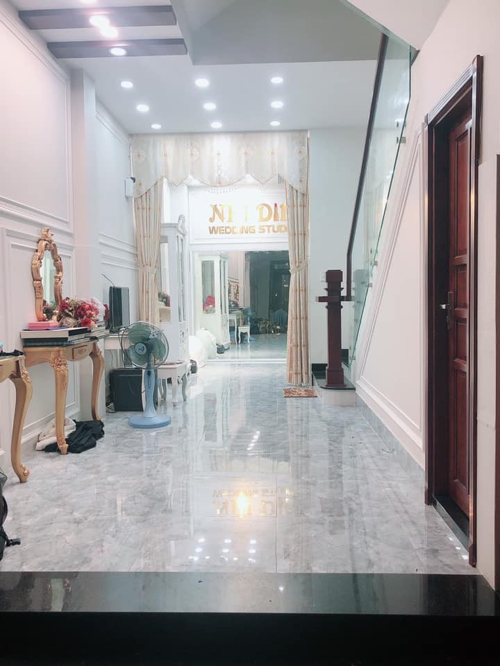 Nhà 5 tầng đẹp lung linh, hiện đang kinh doanh, khu phân lô cao cấp p.14 Gò Vấp giá chỉ 7 Tỷ.