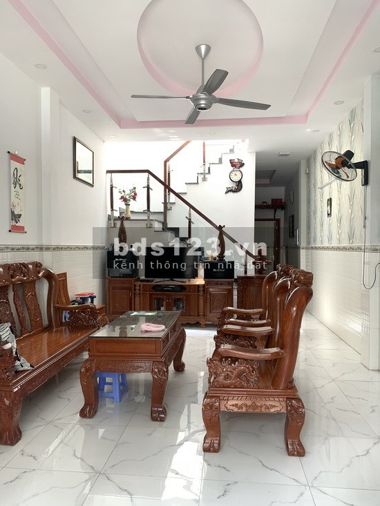 Nhà 1 lầu diện tích: 4x20m, hẻm xe hơi Huỳnh Tấn Phát, phường PT, Quận 7