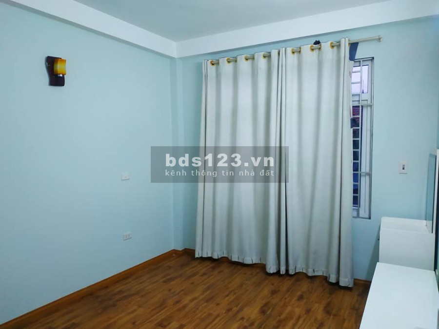 Bán nhà riêng phường Ngọc Thụy, ngõ 68 diện tích 40m2 oto cách nhà 10m.