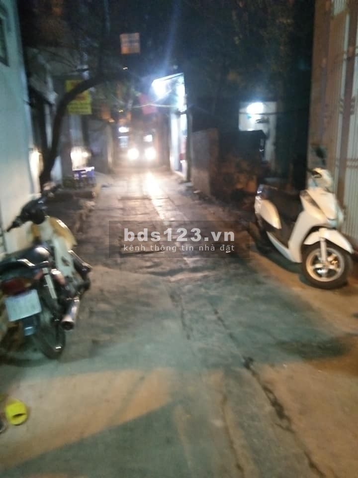 Bán nhà Lĩnh Nam, 3 tỷ Ô TÔ đỗ cửa, Kinh doanh, 10 phút lên Hồ Gươm, Sổ Đỏ đẹp