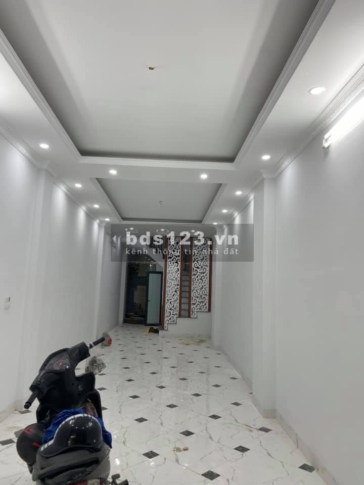 Bán nhà mặt phố Hoàng Mai 8,29 tỷ, vị trí đẹp như mơ, kinh doanh, oto đỗ