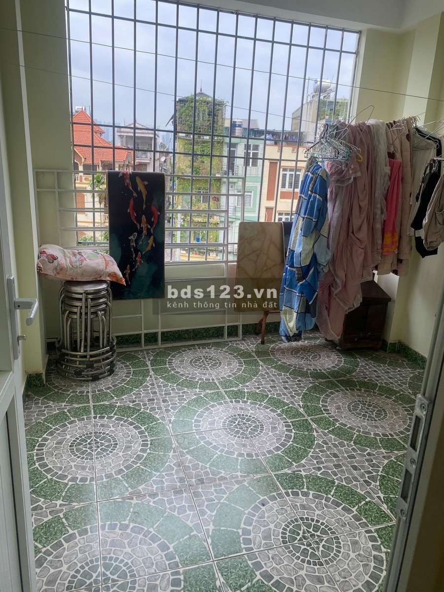 Bán nhà Thanh Lân ngõ 3 gác 2 thoáng nhà đẹp, đường lớn, khu an ninh