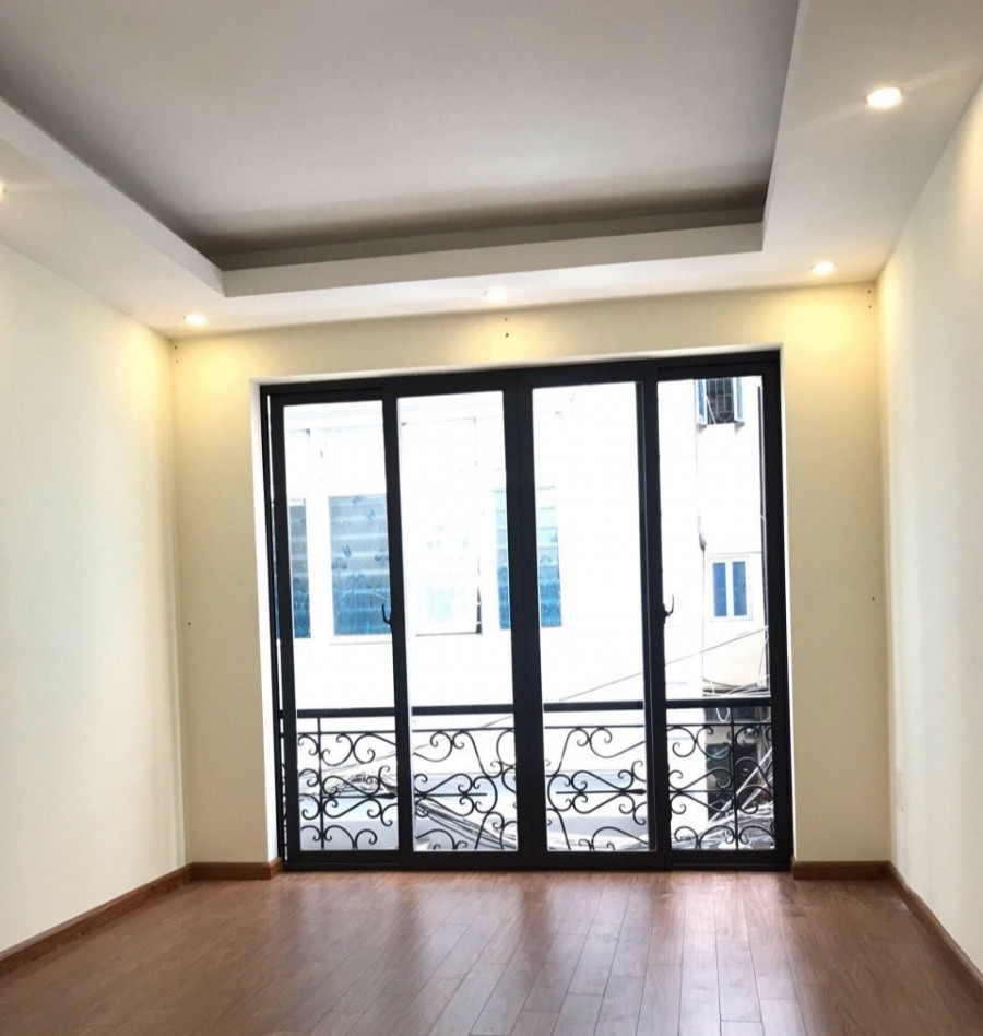 Siêu Phẩm, Nguyễn Khang, Quận Cầu Giấy, dt 34m2x5T, chỉ 4.2 tỷ, ô tô, ở ngay
