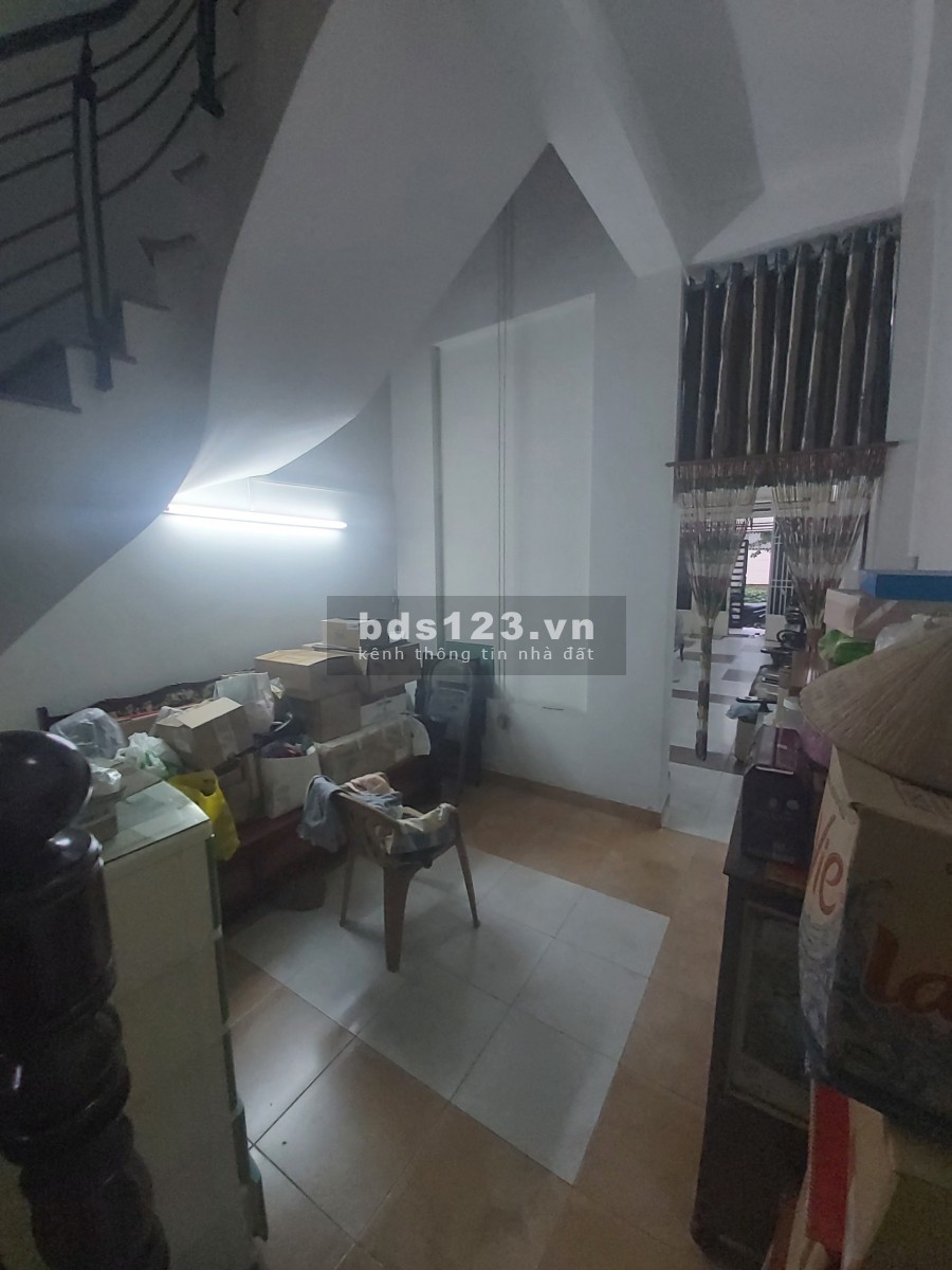 Nhà mặt tiền đường lớn Lê Quang Kim 2 lầu sân thượng, dtsd 147,3m2