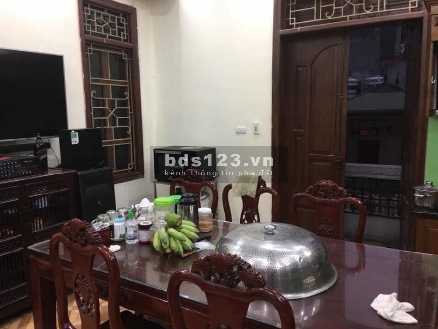 Bán gấp nhà Nguyễn Văn Cừ, Quận Long Biên, diện tích khủng 84m2, gần phố chính