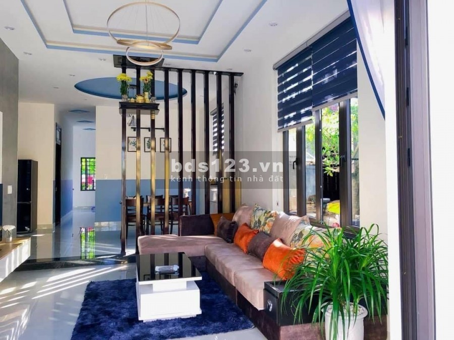 Dịch bán gấp nhà mặt phố tại trung tâm Dĩ An có sổ hồng riêng giá rẻ