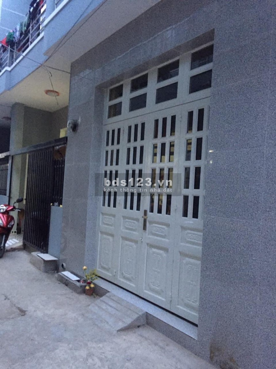Cần tiền bán nhà về quê sinh sống mùa dịch kết cấu 1 trệt, 1lầu diện tích 100m2
