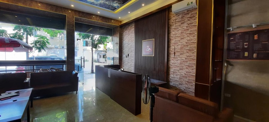 Bán gấp nhà mặt phố Nguyễn Văn Cừ vỉa hè 48 m2 x5T MT4m chỉ 13.9 tỷ