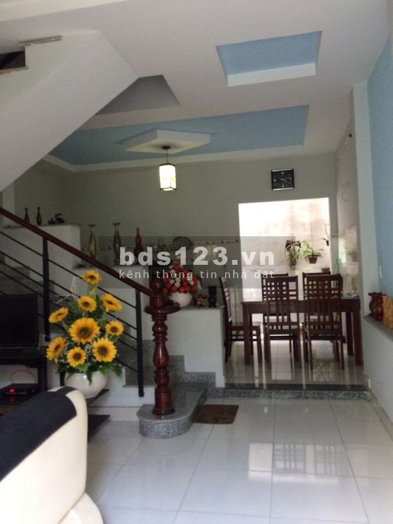 Bán nhà Lê Đình Thám Tân Phú dt 56m2, 2 tầng hẻm ô tô giá chỉ 4.75 tỷ
