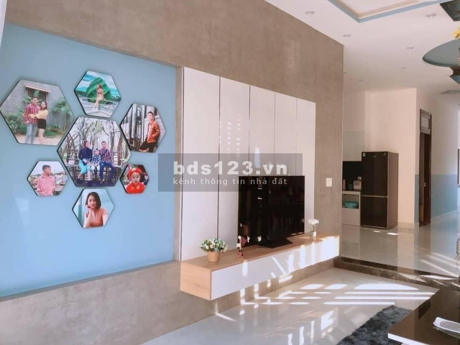Dịch bán gấp nhà mặt phố tại trung tâm Dĩ An có sổ hồng riêng giá rẻ