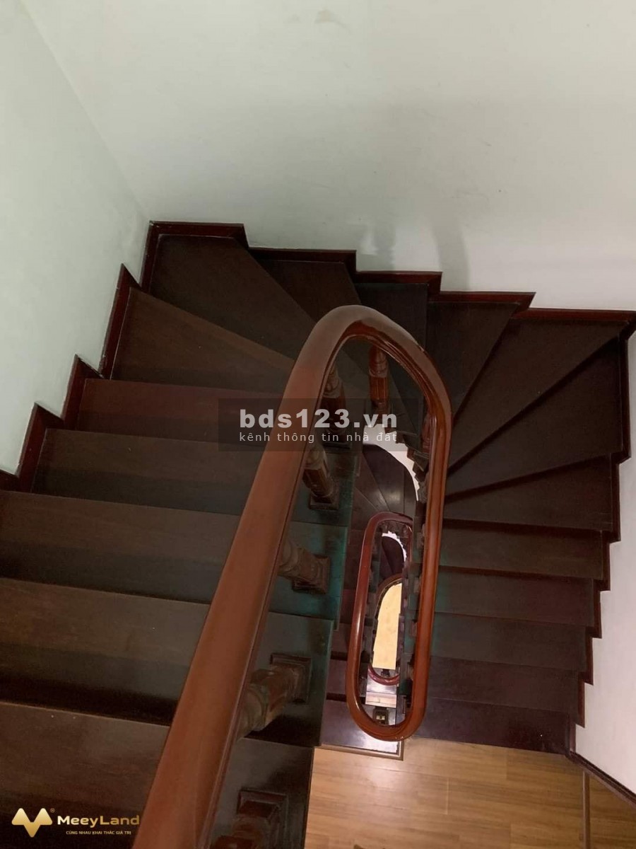 Bán nhà phố Thái Thịnh, ô tô vào tận cửa, giá 6.7 tỷ, liên hệ chính chủ