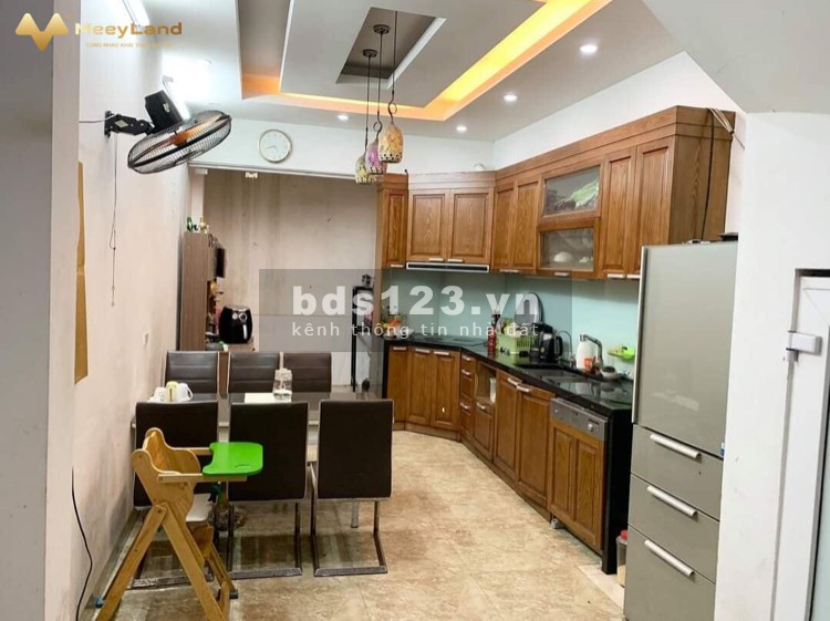 Bán nhà phố Thái Thịnh, ô tô vào tận cửa, giá 6.7 tỷ, liên hệ chính chủ