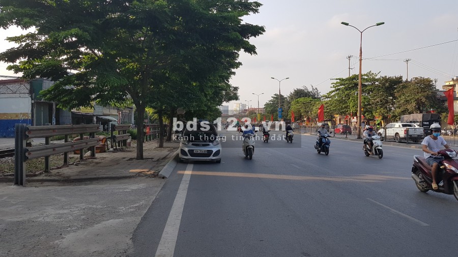 Kho xưởng 1200m2 bến xe nước ngầm, giá cho thuê 80 triệu/tháng, lhcc