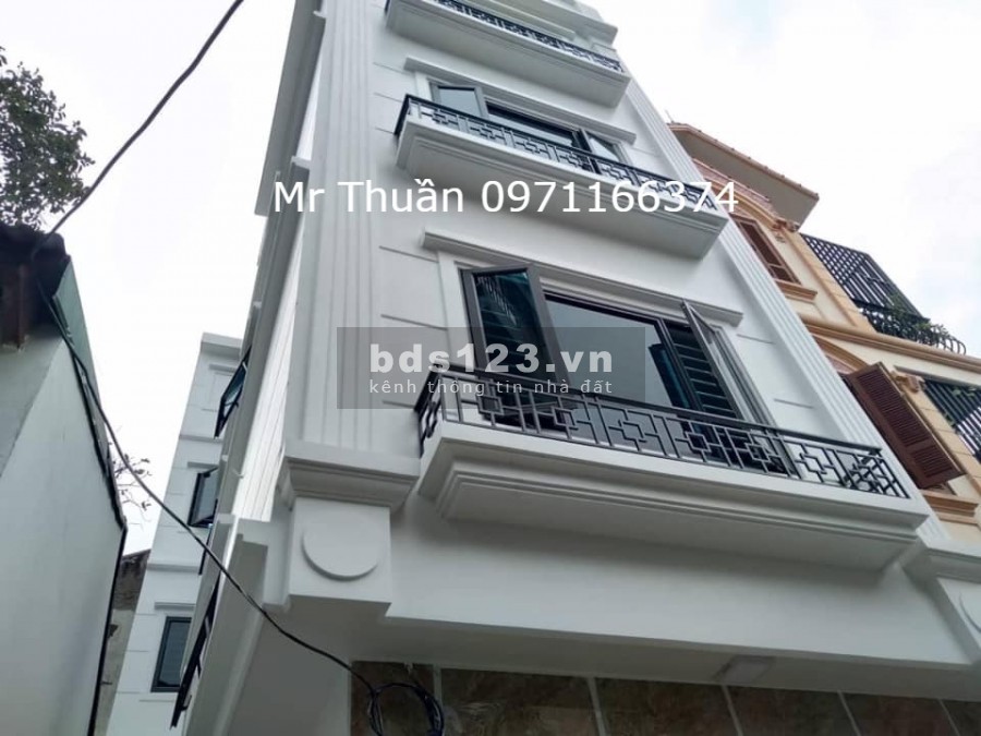 Bán nhà Trần Đăng Ninh,Cầu Giấy, 43m2 xây 5 tầng giá 3.3 tỷ , nhà đẹp ở ngay