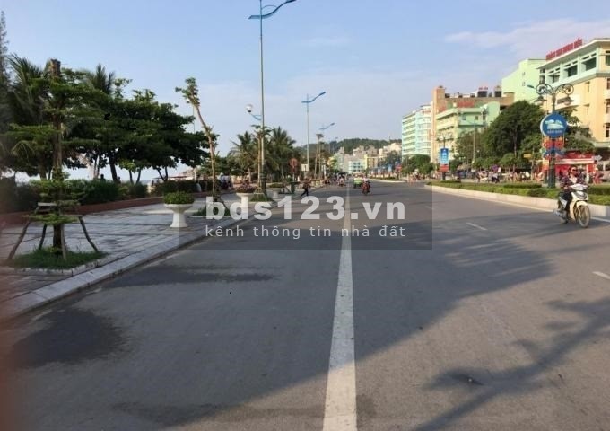 Bán gấp đất Phố Trạm| Long Biên DT 136M2 mt 7m Giá 11 tỷ
