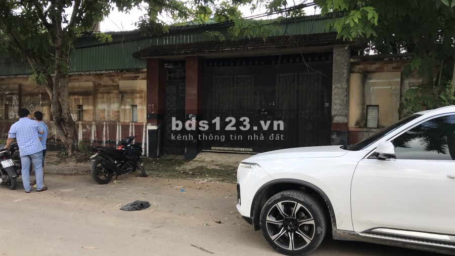 Cho thuê kho xưởng vị trí đẹp gần cầu Tham Lương, Quận 12, lhcc