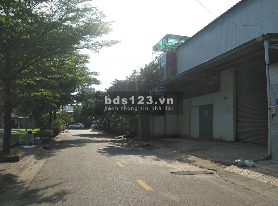 Cho thuê kho xưởng vị trí đẹp gần cầu Tham Lương, Quận 12, lhcc