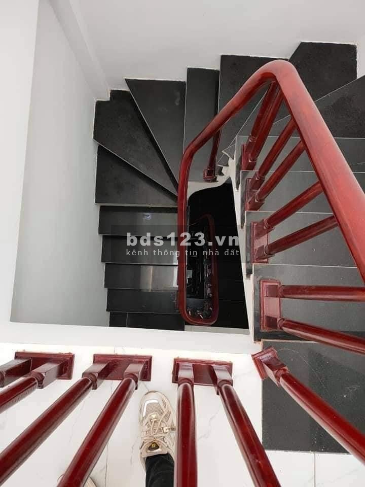 Chính chủ cần bán nhà 4 tầng xây mới tại ngõ 11 Văn La, Hà Đông.