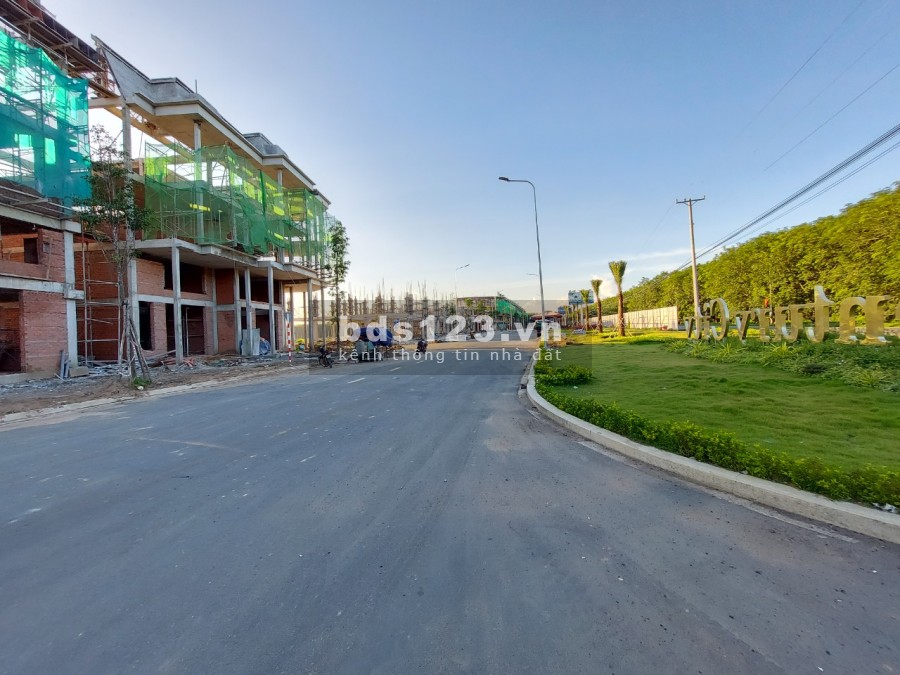 659TR/Nền Sỡ Hữu Đất Nền Century LOng Thành Đồng Nai.