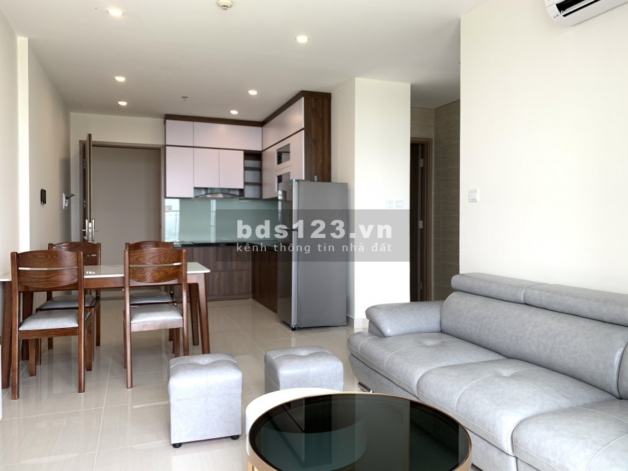 Em đang có căn 2 phòng ngủ full đồ tại Vinhomes Smart City, cần cho thuê 8.5tr
