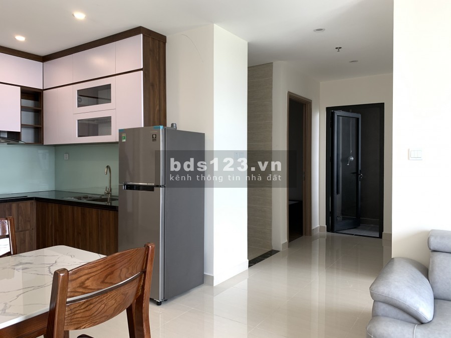 Em đang có căn 2 phòng ngủ full đồ tại Vinhomes Smart City, cần cho thuê 8.5tr
