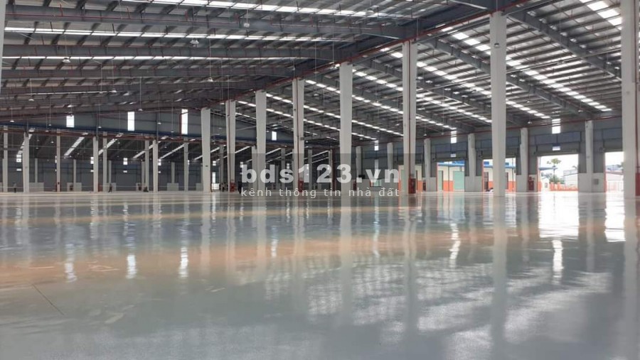 Cho thuê kho tiêu chuẩn Zamil – KCN Đài Tư. DT 10000m2