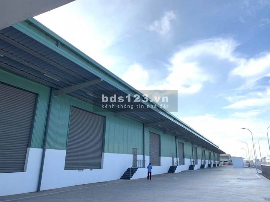 Cho thuê kho tiêu chuẩn Zamil – KCN Đài Tư. DT 10000m2