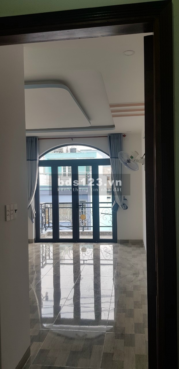 Cần bán nhà nguyên mặt tiền đường ngay Lê Văn Quới vào, lh 0915718879