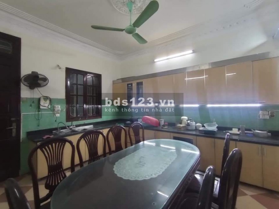 Bán gấp nhà Nguyễn Văn Cừ, Quận Long Biên, diện tích khủng 84m2, gần phố chính