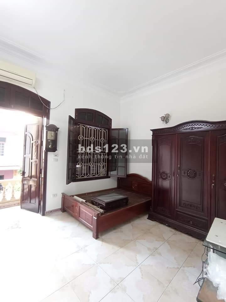 Bán gấp nhà Nguyễn Văn Cừ, Quận Long Biên, diện tích khủng 84m2, gần phố chính