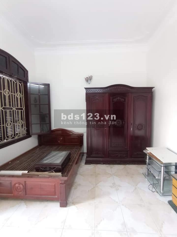 Bán gấp nhà Nguyễn Văn Cừ, Quận Long Biên, diện tích khủng 84m2, gần phố chính