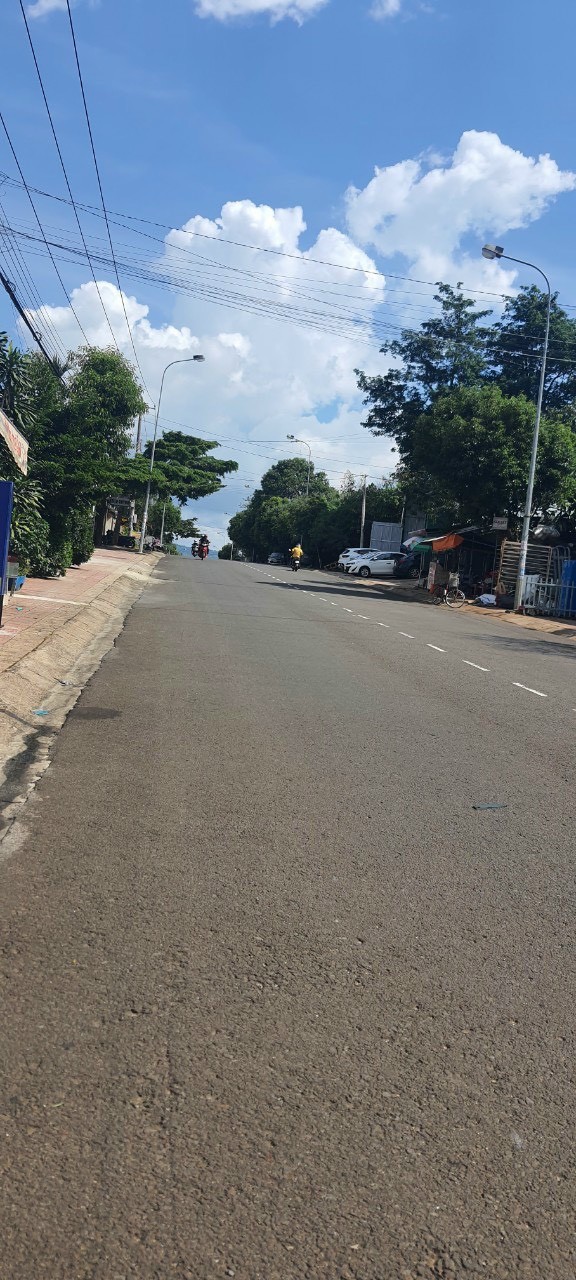 11.5 tỷ có ngay nhà 292m2, mặt tiền 10m, đường Đinh Tiên Hoàng, phường 1, thành phố Bảo Lộc