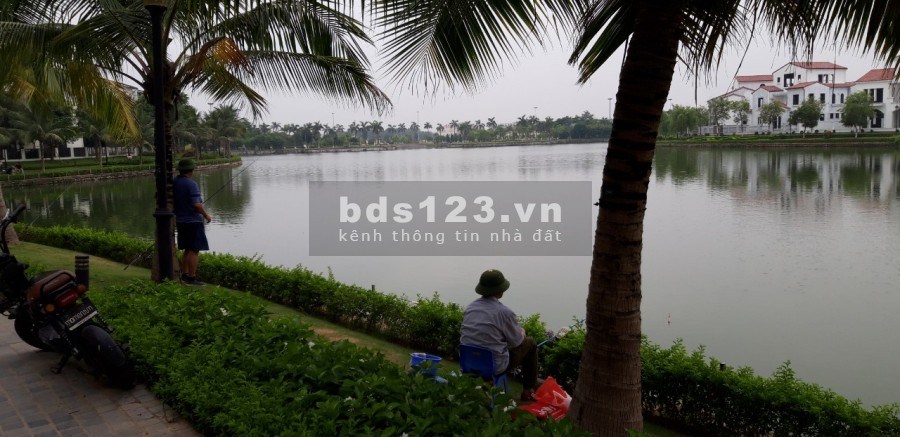Bán biệt thự view hồ Vinhomes Thăng Long 233m2 giá chỉ 111tr/m2 giá bán 26 tỷ