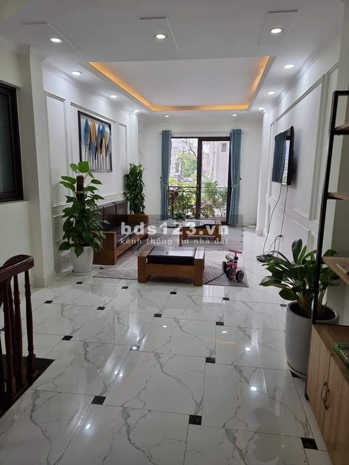 Chính Chủ nhờ (Bán Gấp) Nhà Hồ Tùng Mậu DT: 90m X 5 tầng, phân lô gara ô tô kinh doanh văn phòng. Giá sốc: 65tr/m.