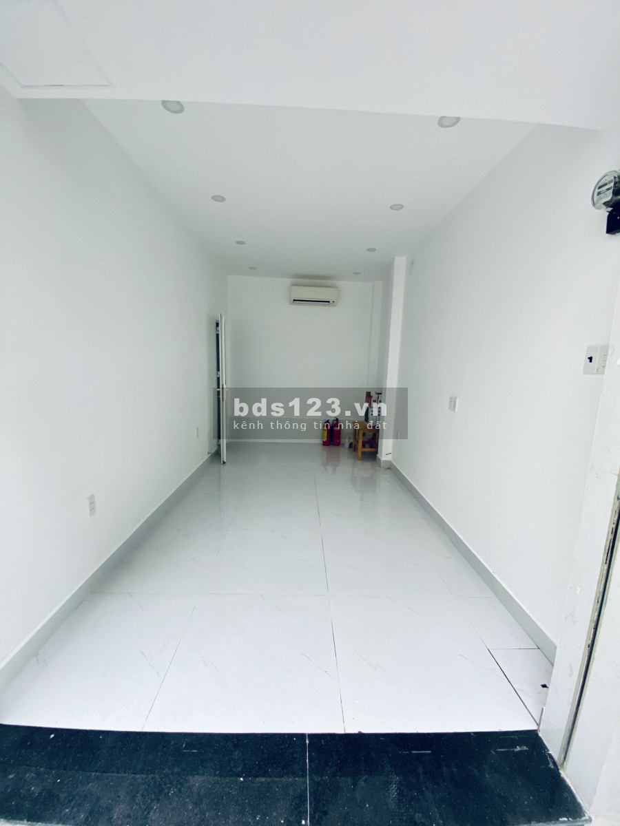 Mặt bằng trống gần chợ Phú Nhuận đủ tiện nghi, hẻm rộng 5m, khu dân cư