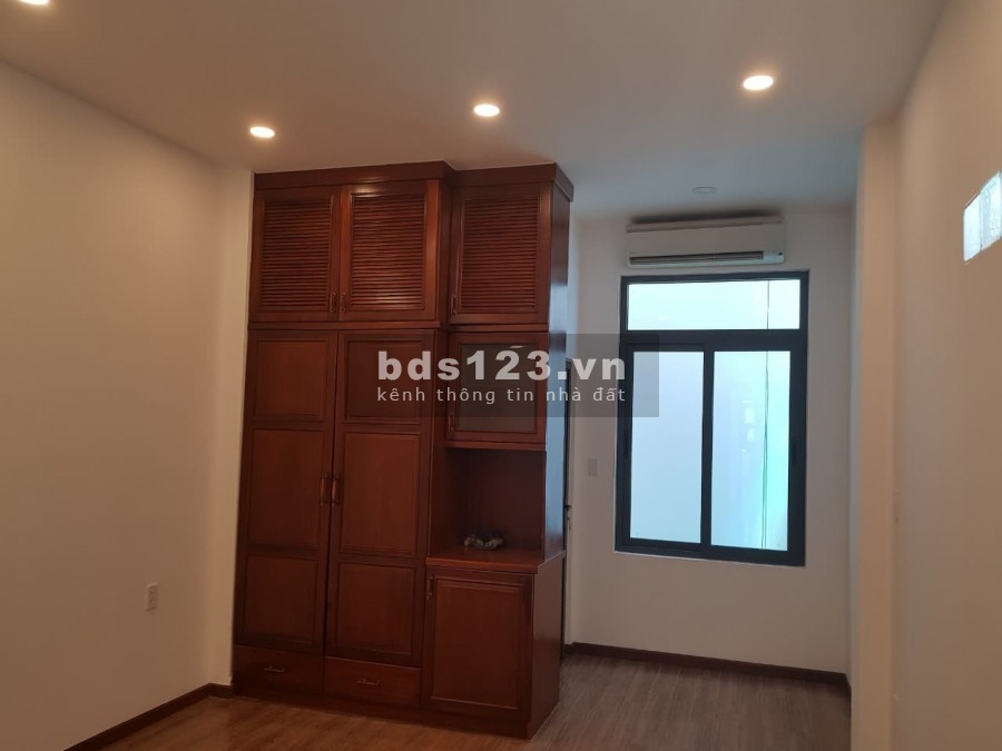 Bán Nhà Phố Trung Tâm Quận Bình Thạnh Đường Hoàng Hoa Thám. DT: 83m2. LH: 0932155399.