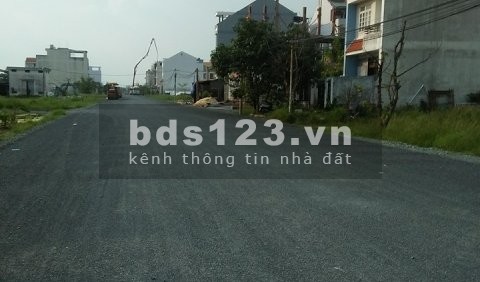 Bán nền A1-39 mặt tiền đường Tạ Quang Bửu P.7 Q.8 (đường số 4 KDC 13A) hướng Đông Nam dt 90m2 ngang 5m dài 18m