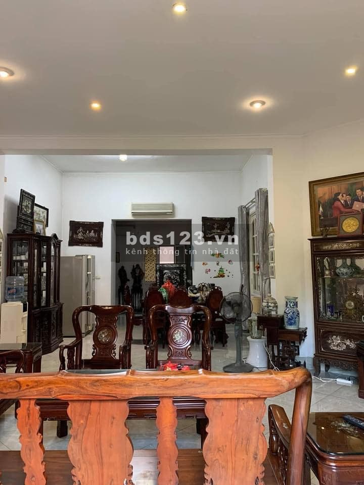 Bán nhà diện tích 626m2, giá 65 tỷ, thương lượng, siêu biệt thự chỉ có ở Âu Cơ Quận Tân Hồ