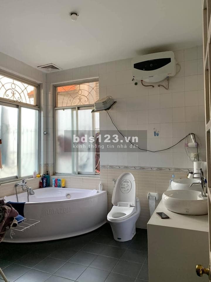 Bán nhà diện tích 626m2, giá 65 tỷ, thương lượng, siêu biệt thự chỉ có ở Âu Cơ Quận Tân Hồ