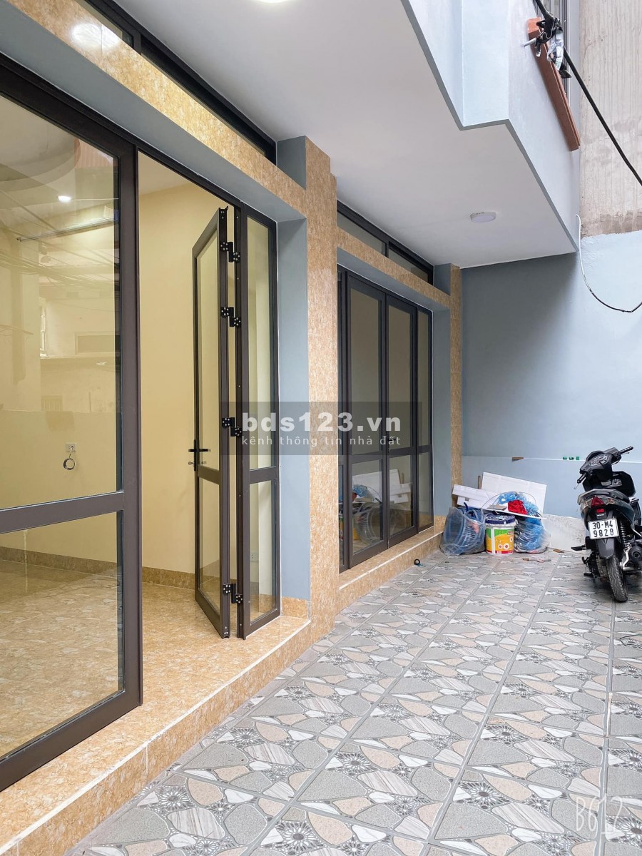 Bán nhà đường Xuân Đỉnh, diện tích 33m2, mặt tiền 3.4m. giá 3.1 tỷ