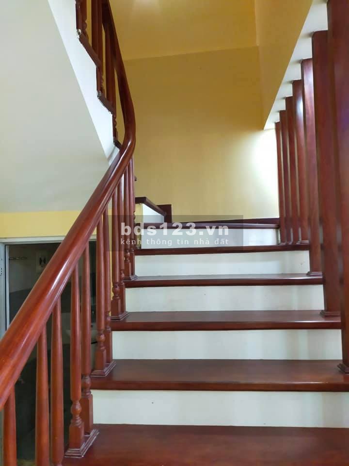 Gia đình cần bán gấp căn nhà phố Tô Hiện trong tuần, giá hợp lí, 4 tầng, sổ đỏ