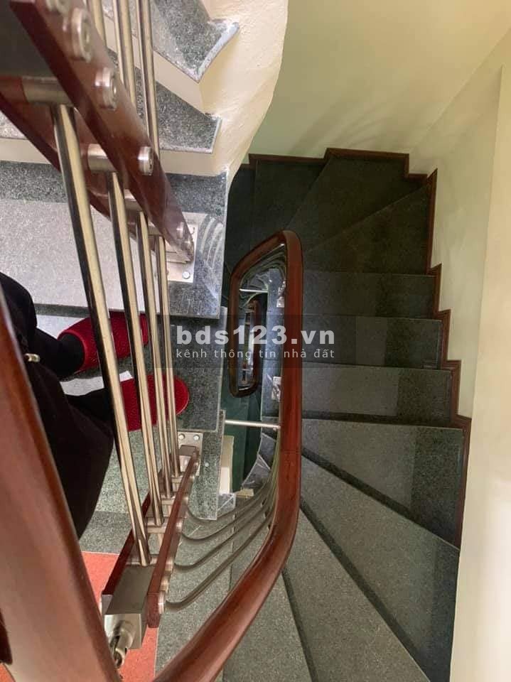 Long Biên, 63m2 mt 5.5m 5 tầng đúc, giá chào 4.15 tỷ Đường trải appan