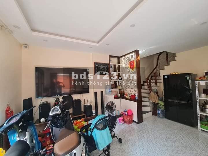 Long Biên, 63m2 mt 5.5m 5 tầng đúc, giá chào 4.15 tỷ Đường trải appan