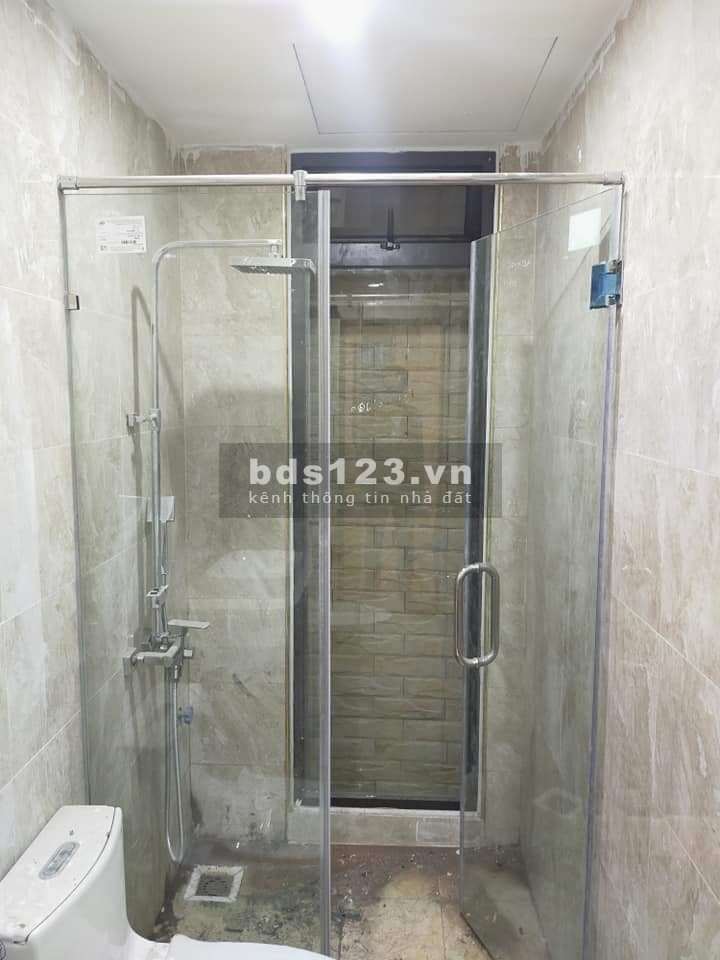 Nhà mới ở ngay Hồ Tùng Mậu, 34m2, 5 tầng, gara Ô tô, nhỉnh 5 tỷ