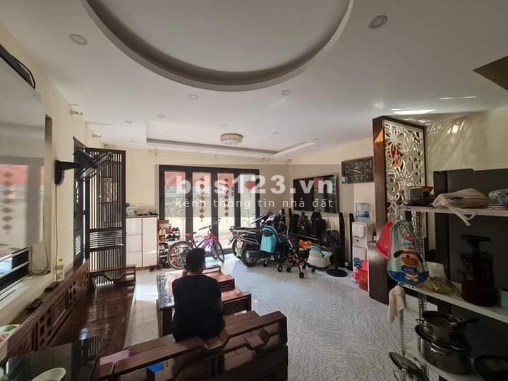 Long Biên, 63m2 mt 5.5m 5 tầng đúc, giá chào 4.15 tỷ Đường trải appan